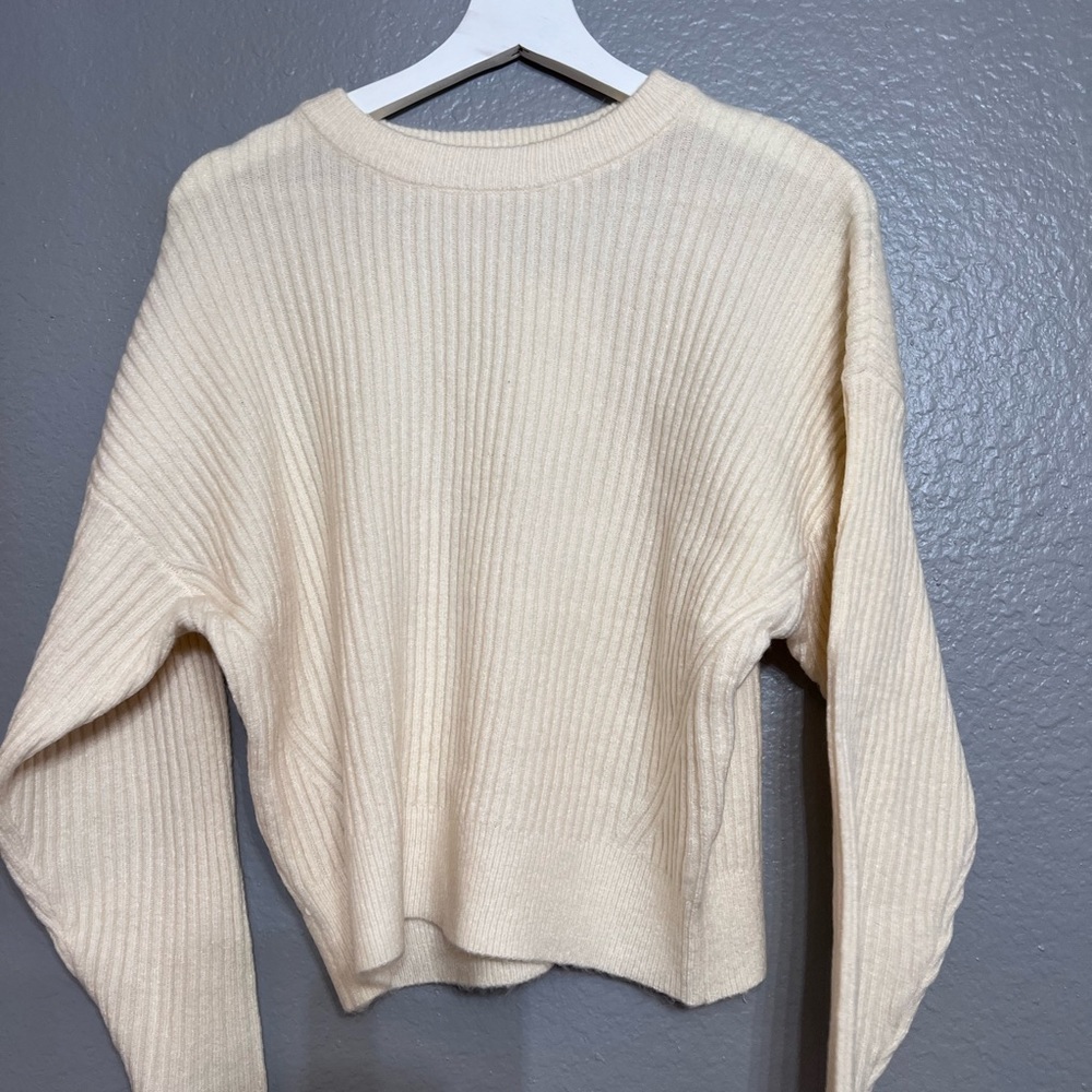Elodie Crew Neck Rib Knit Cropped Sweater Size Small Ecru Cream ELYS2434P NEW